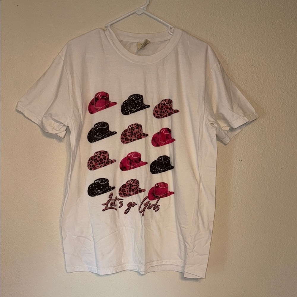 Comfort Colors White and Pink Short Sleeve Cowboy Hat Tee